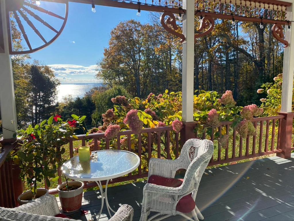 Bed and Breakfast Victorian By The Sea Lincolnville Exterior foto
