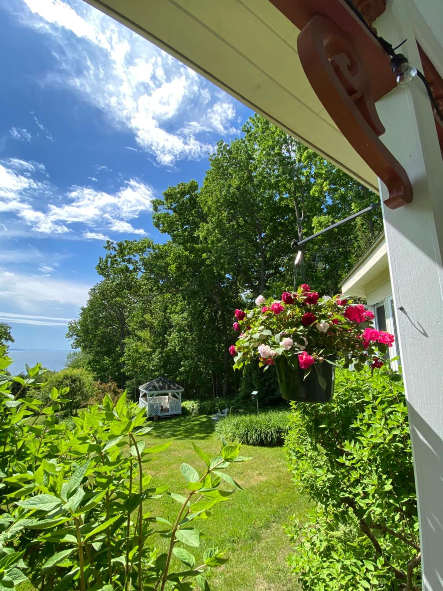 Bed and Breakfast Victorian By The Sea Lincolnville Exterior foto