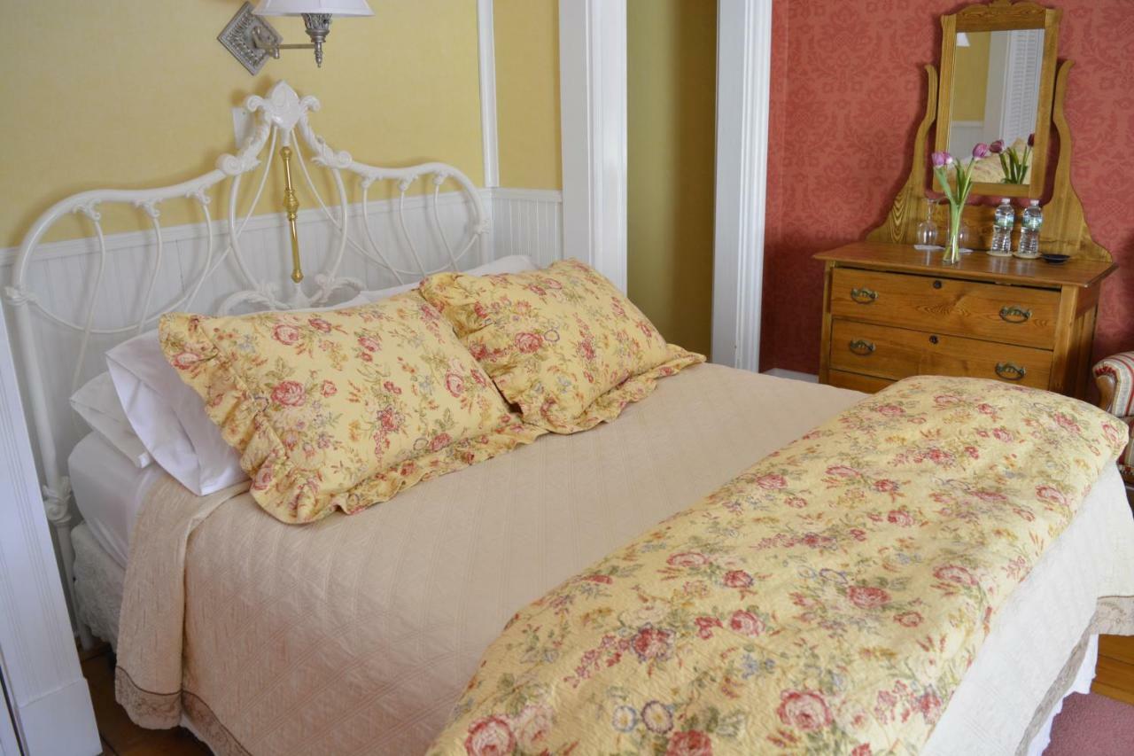 Bed and Breakfast Victorian By The Sea Lincolnville Exterior foto